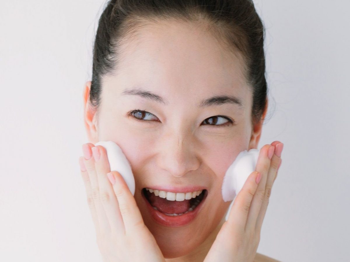 10 Sai Lầm Khi Rửa Mặt ‘Huỷ Hoại’ Làn Da Tự Nhiên