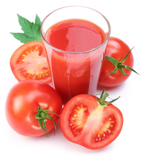 Có thể đắp cà chua hoặc uống trực tiếp để trị sẹo lõm