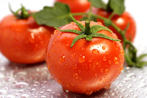 Cà chua chứa nhiều vitamin và là cách trị sẹo hiệu quả